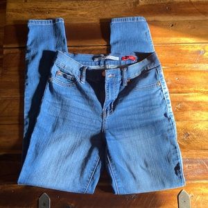 Ladies Levi’s size 3/26